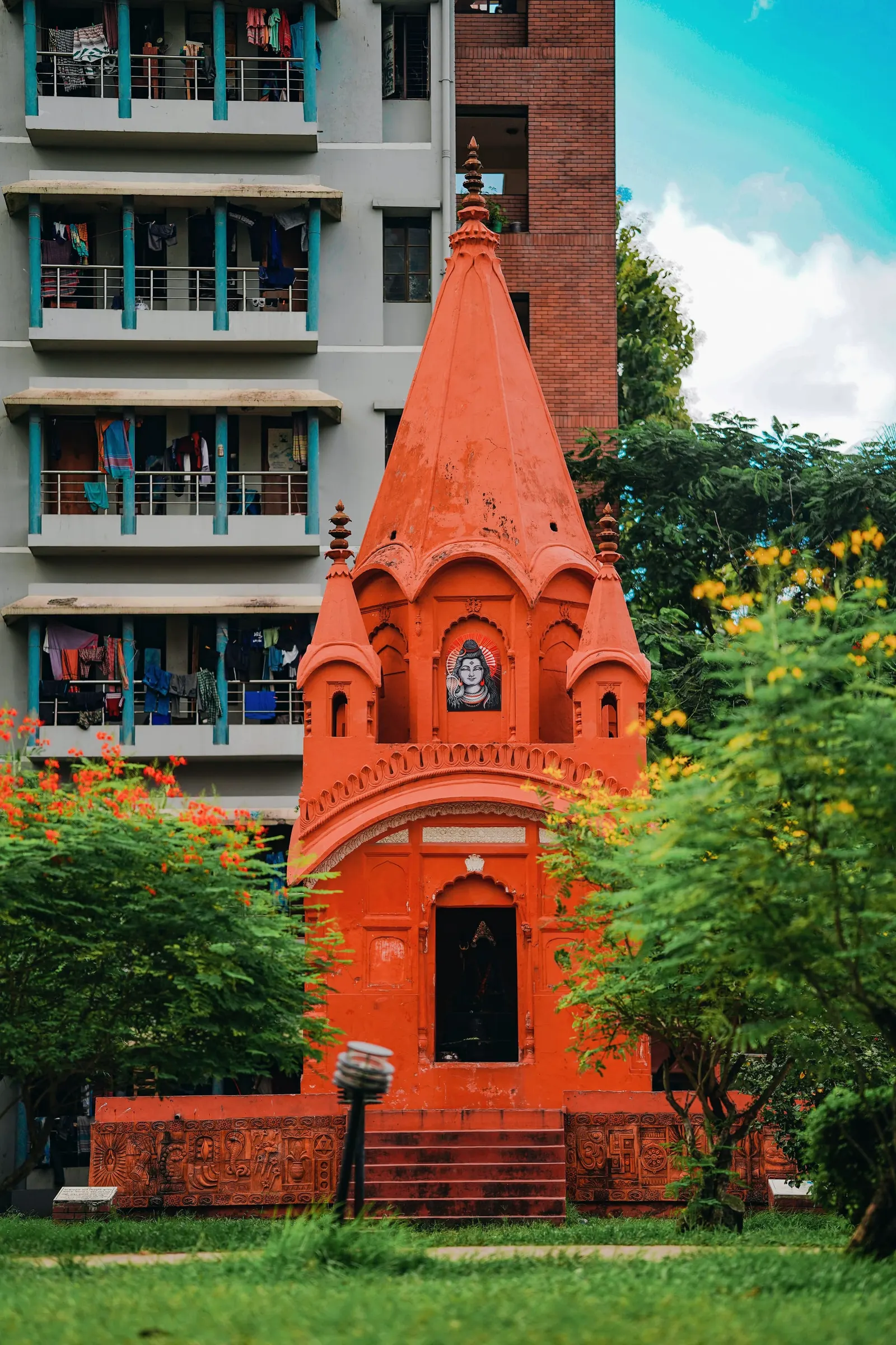 Shiva temple, Jagannath Hall
